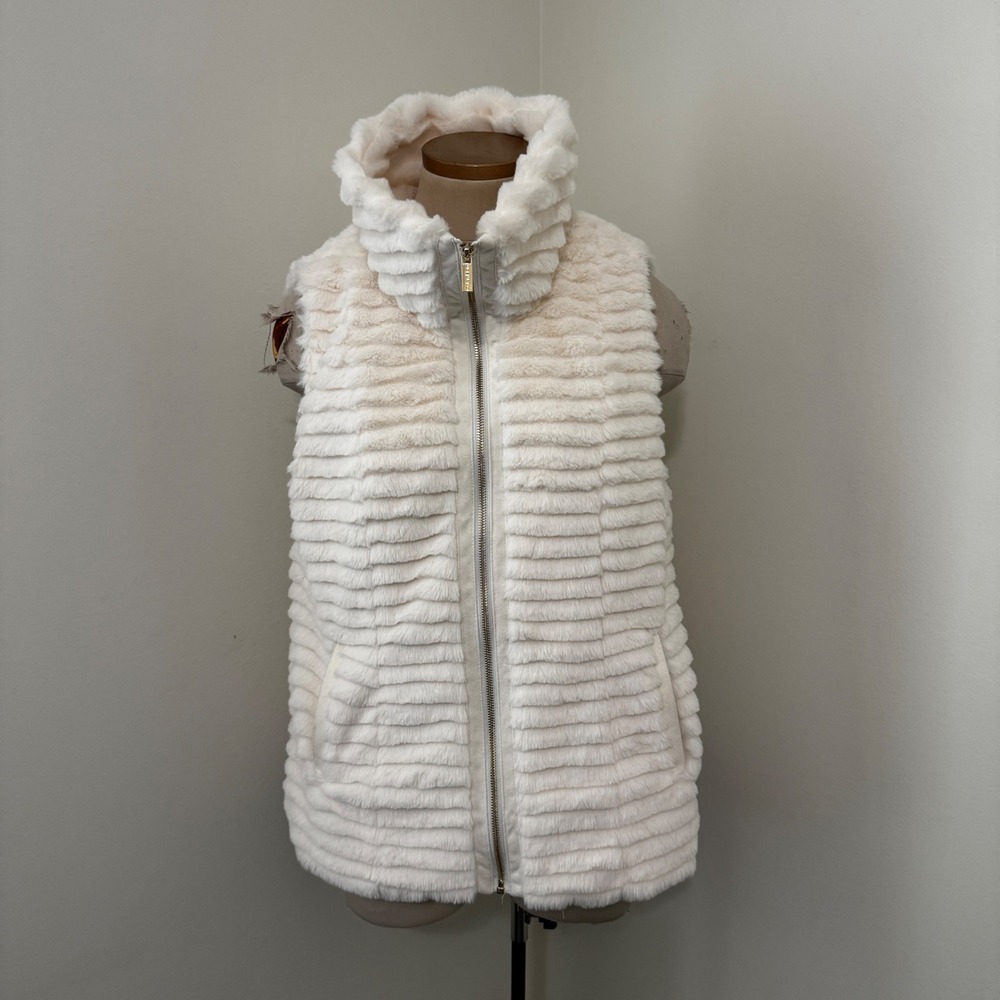 Calvin Klein Medium Cream Faux Fur Tiered Look Vest Cozy Minimalist Quiet Luxury